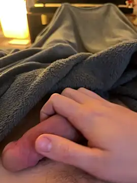 Snapshot of HannesDicks chatting on 12/14/24, 09:40 HannesDicks online show from 12/14/24, 09:40