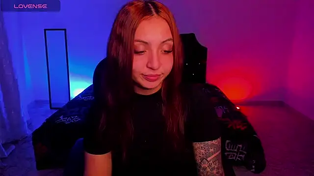 Snapshot of KetziaDoll chatting on 09/18/25, 12:02 KetziaDoll online show from 09/18/25, 12:02