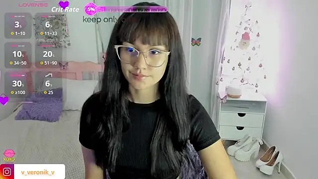 cute roxy online show from 11/30/25, 04:24