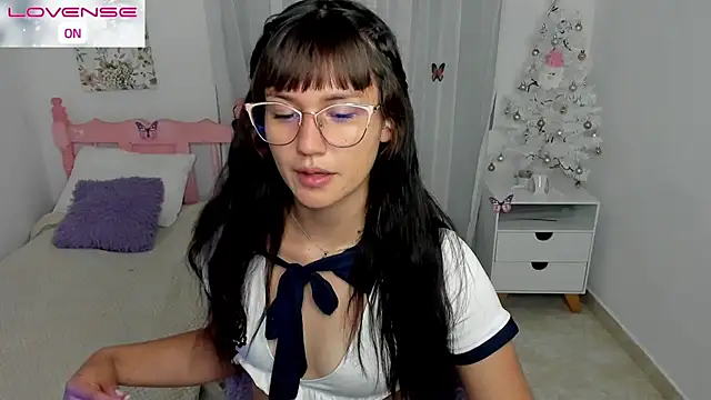 cute roxy online show from 11/24/25, 02:00