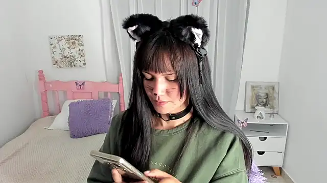 cute roxy online show from 11/01/25, 01:45