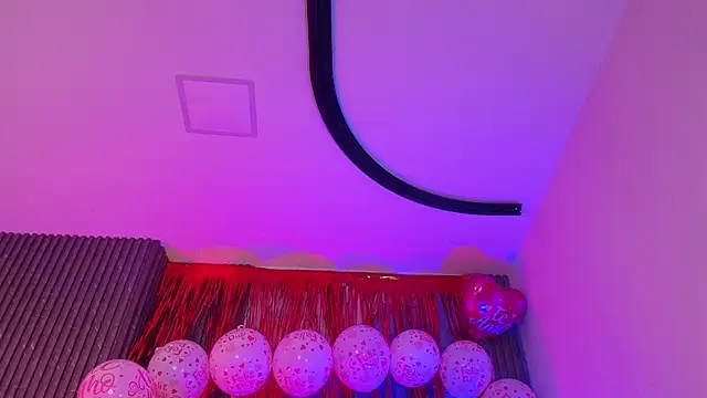 Snapshot of hot_dione chatting on 02/13/26, 07:14 hot dione online show from 02/13/26, 07:14