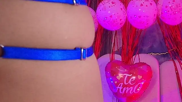 Snapshot of hot_dione chatting on 02/12/26, 07:13 hot dione online show from 02/12/26, 07:13