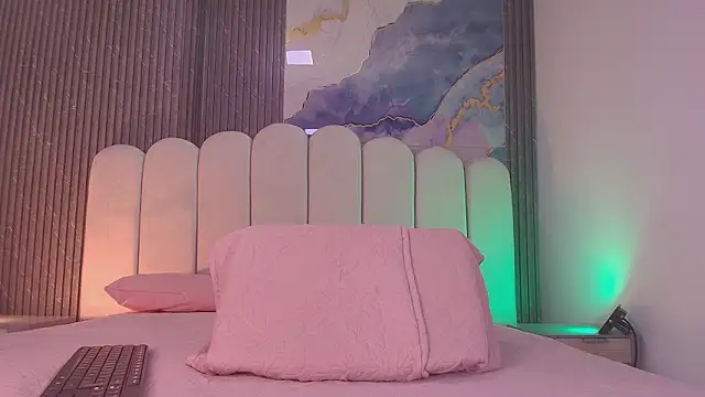 hot dione online show from 03/17/26, 07:17