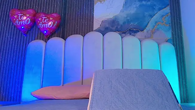 Snapshot of hot_dione chatting on 02/24/26, 07:15 hot dione online show from 02/24/26, 07:15