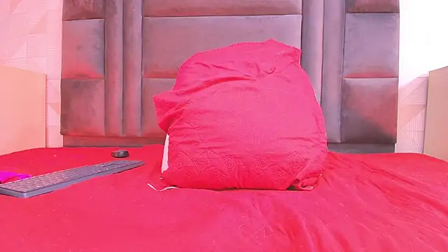 hot dione online show from 10/17/25, 07:15