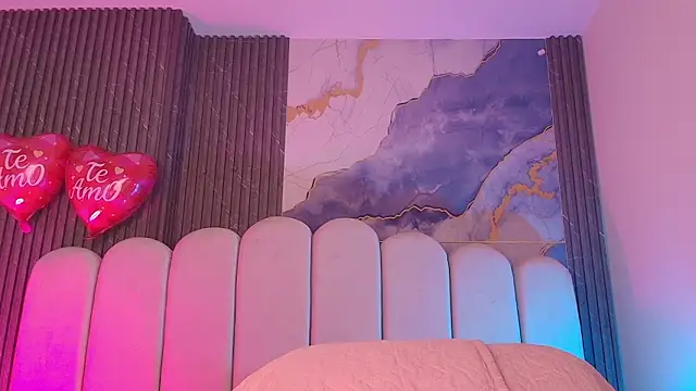 Snapshot of hot_dione chatting on 02/23/26, 07:25 hot dione online show from 02/23/26, 07:25