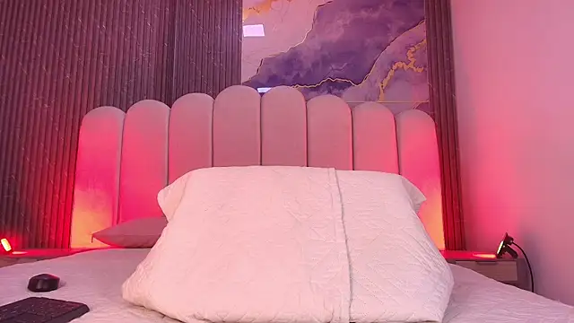 Snapshot of hot_dione chatting on 01/13/26, 07:18 hot dione online show from 01/13/26, 07:18