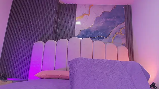 hot dione online show from 03/25/26, 07:13