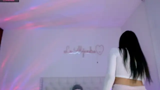 alee lenoxx online show from 10/28/25, 07:07