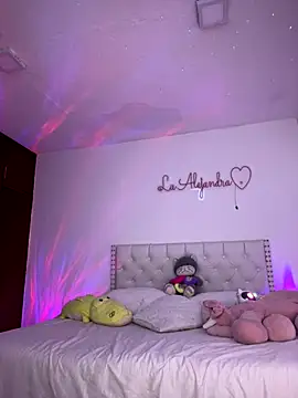 alee lenoxx online show from 10/21/25, 06:13