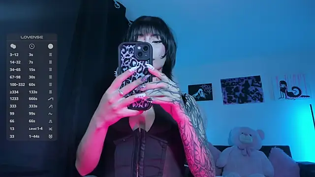 Snapshot of satanbabee chatting on 04/24/26, 12:34 satanbabee online show from 04/24/26, 12:34