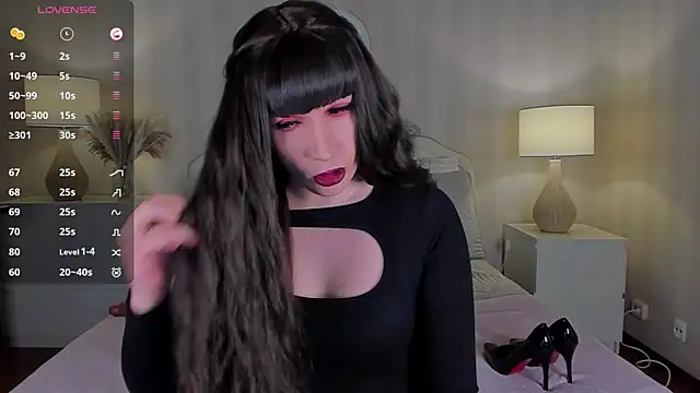 Snapshot of valeriasecret chatting on 03/11/25, 05:02 valeriasecret online show from 03/11/25, 05:02