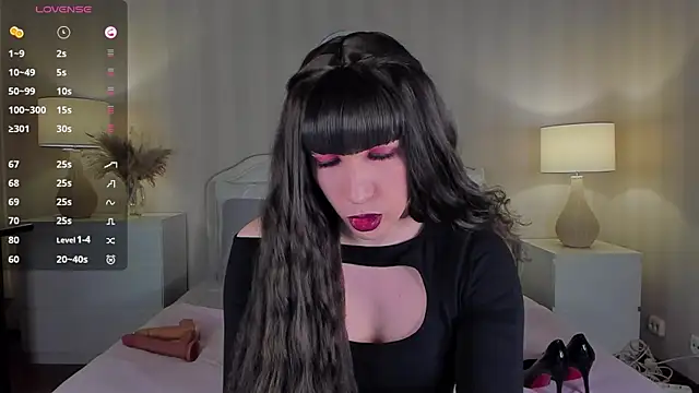 Snapshot of valeriasecret chatting on 03/21/25, 05:32 valeriasecret online show from 03/21/25, 05:32