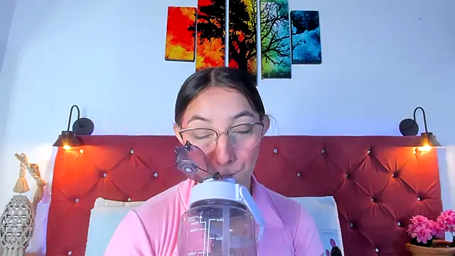 Ruth harvey  online show from 11/06/25, 01:48