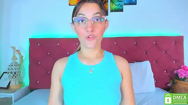 Snapshot of Ruth_harvey_ chatting on 09/19/25, 01:15 Ruth harvey online show from 09/19/25, 01:15