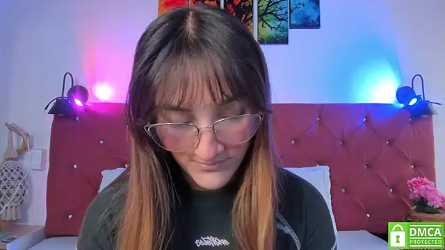 Ruth harvey  online show from 11/18/25, 03:04