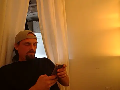 VitaminmanFL online show from 12/21/25, 04:25