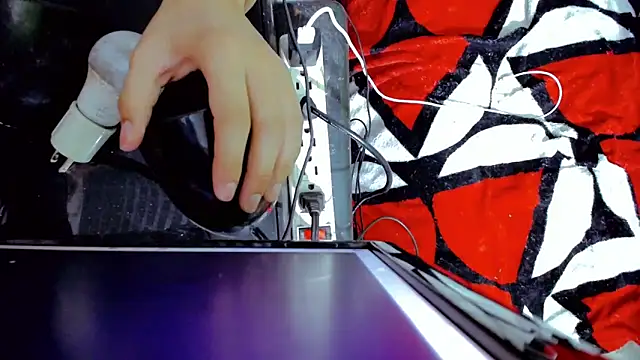 Snapshot of tayiro_r chatting on 10/22/25, 11:14 tayiro r online show from 10/22/25, 11:14