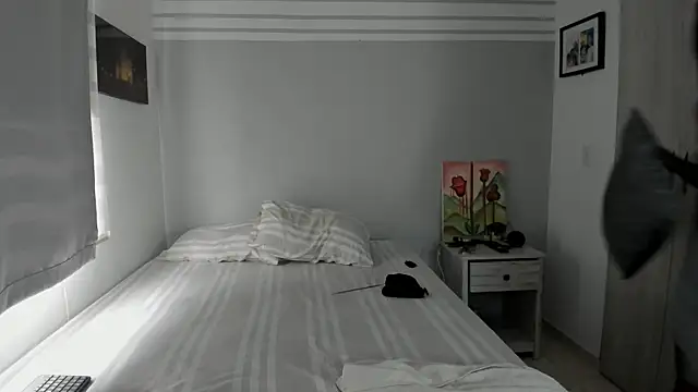 karlina charlotte1 online show from 09/25/25, 12:00