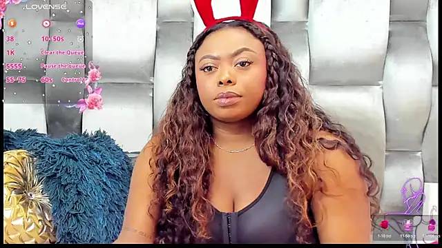 CamilaBenitez online show from 12/15/25, 10:04