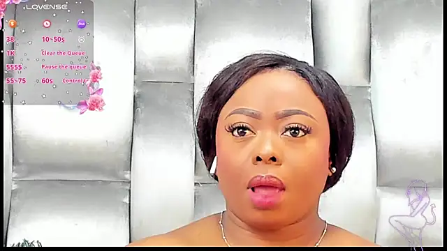 CamilaBenitez online show from 10/18/25, 12:40