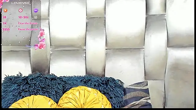 Snapshot of CamilaBenitez chatting on 06/15/26, 11:26 CamilaBenitez online show from 06/15/26, 11:26