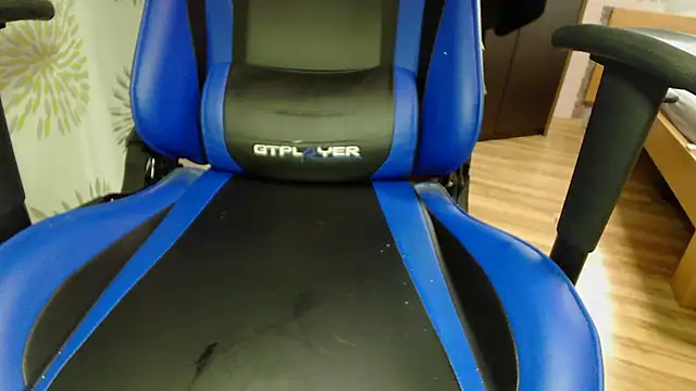 Jonnyyy18teen online show from 11/15/25, 09:24