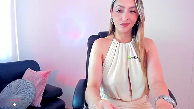 Snapshot of Anttonia_Rose chatting on 12/01/25, 05:36 Anttonia Rose online show from 12/01/25, 05:36