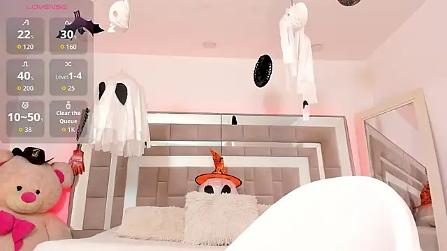 Snapshot of Nicolle_foxy chatting on 10/28/25, 01:54 Nicolle foxy online show from 10/28/25, 01:54