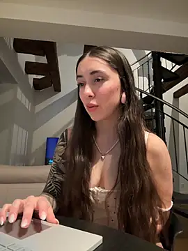 emiliasommer online show from 11/26/25, 01:33