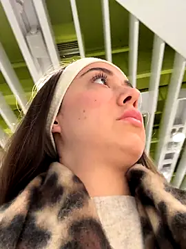 emiliasommer online show from 10/14/25, 12:39