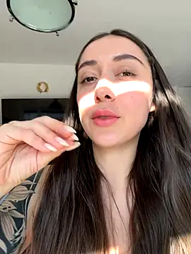 emiliasommer online show from 10/18/25, 01:02