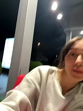 emiliasommer online show from 09/26/25, 08:27