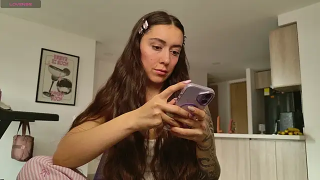 emiliasommer online show from 04/05/26, 06:58