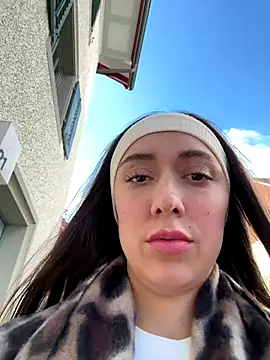 emiliasommer online show from 10/15/25, 01:30