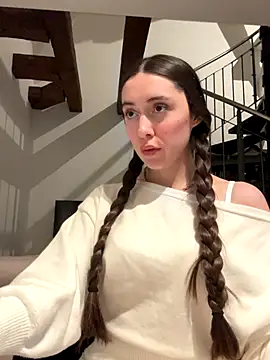 emiliasommer online show from 11/25/25, 07:47