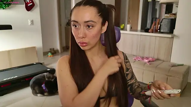 emiliasommer online show from 02/03/26, 01:38