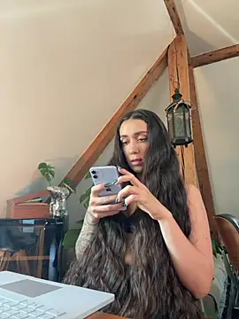 Snapshot of emiliasommer chatting on 07/09/26, 01:32 emiliasommer online show from 07/09/26, 01:32