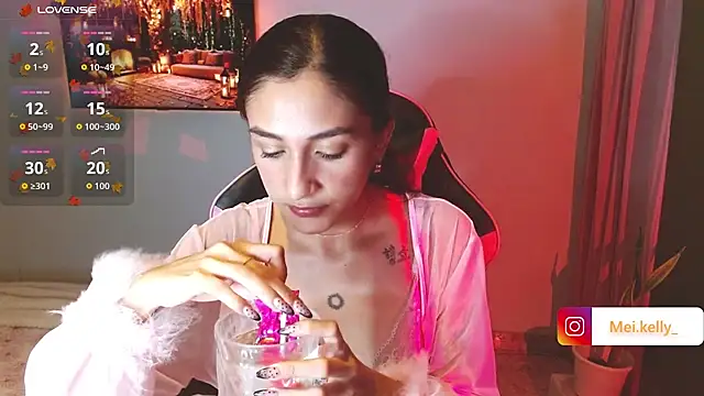 Mei Kelly online show from 10/31/25, 02:08