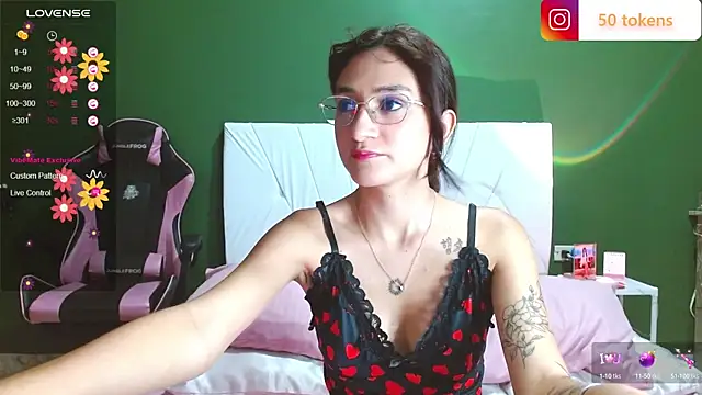 Snapshot of Mei_Kelly chatting on 03/18/25, 12:30 Mei Kelly online show from 03/18/25, 12:30