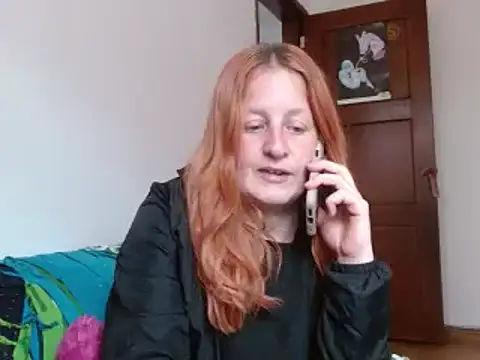 ViioletaMora online show from 10/28/25, 02:01