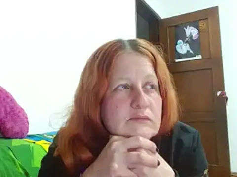 Snapshot of ViioletaMora chatting on 10/20/25, 02:24 ViioletaMora online show from 10/20/25, 02:24