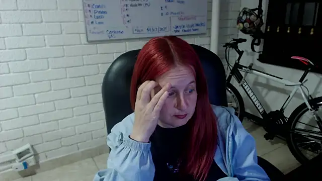 Snapshot of ViioletaMora chatting on 03/03/25, 10:52 ViioletaMora online show from 03/03/25, 10:52