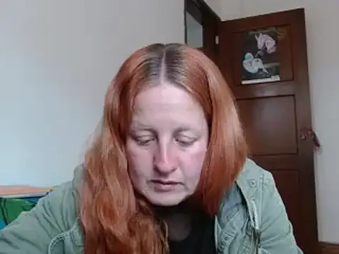 ViioletaMora online show from 10/29/25, 09:25