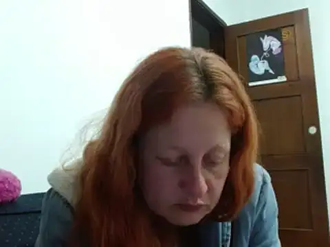 Snapshot of ViioletaMora chatting on 10/09/25, 04:57 ViioletaMora online show from 10/09/25, 04:57