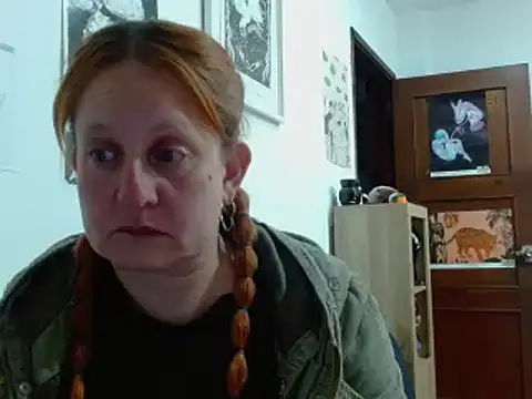 Snapshot of ViioletaMora chatting on 03/06/26, 05:35 ViioletaMora online show from 03/06/26, 05:35