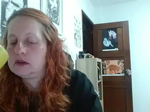 Snapshot of ViioletaMora chatting on 03/15/26, 12:06 ViioletaMora online show from 03/15/26, 12:06