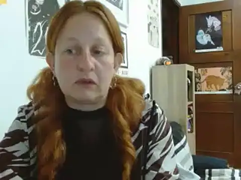 Snapshot of ViioletaMora chatting on 05/22/26, 01:14 ViioletaMora online show from 05/22/26, 01:14