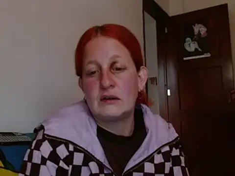 Snapshot of ViioletaMora chatting on 09/24/25, 10:05 ViioletaMora online show from 09/24/25, 10:05